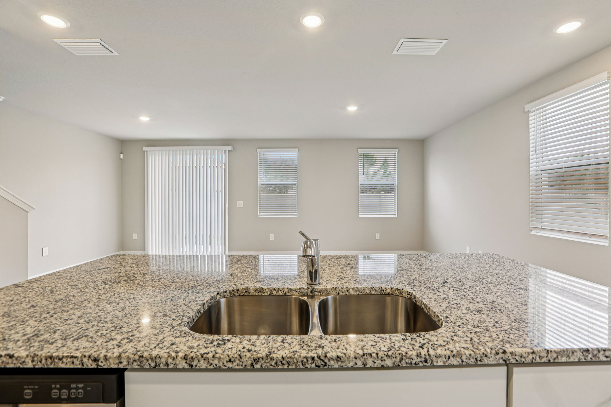 8649C Cypress Leaf Pl-010