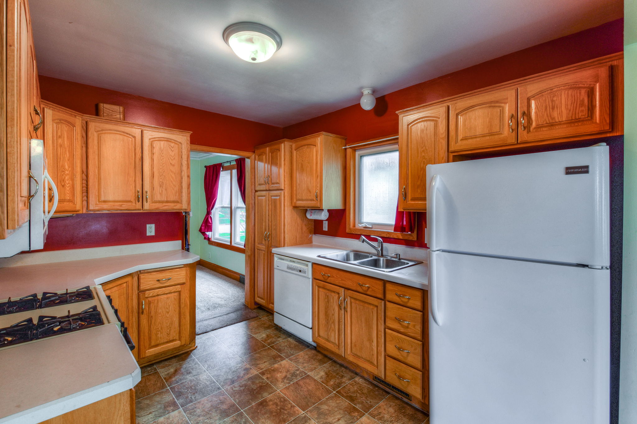  869 Hall Ave, Saint Paul, MN 55107, US Photo 9