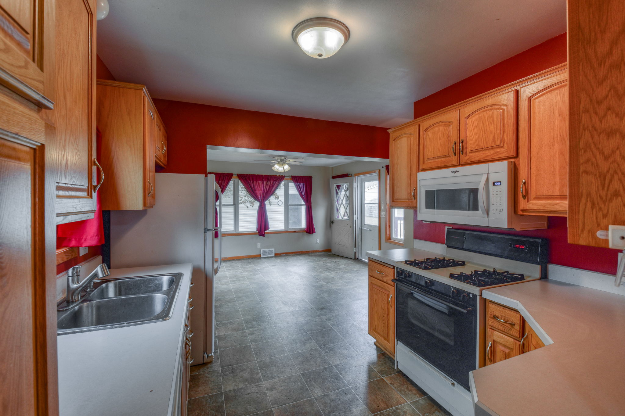  869 Hall Ave, Saint Paul, MN 55107, US Photo 10