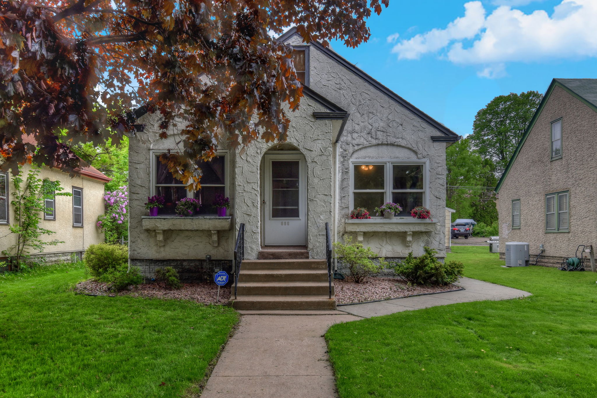  869 Hall Ave, Saint Paul, MN 55107, US Photo 2