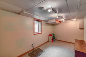  869 Hall Ave, Saint Paul, MN 55107, US Photo 16