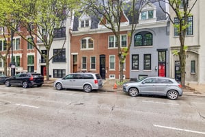 N La Salle Dr 2-S2804-002.jpg