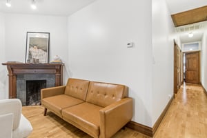 N La Salle Dr 2-S2804-012.jpg