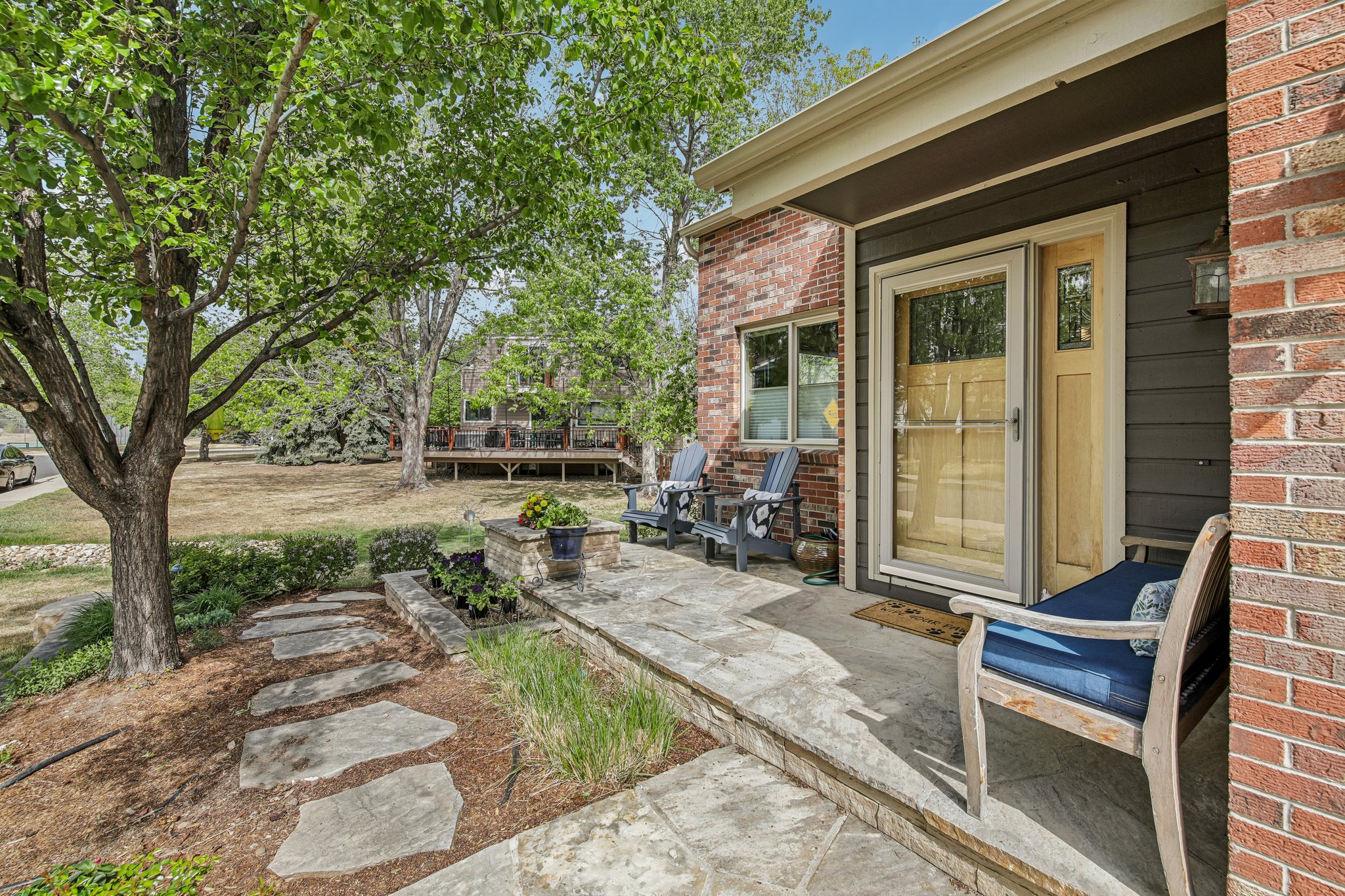 W Barberry Cir-S3004-005.jpg