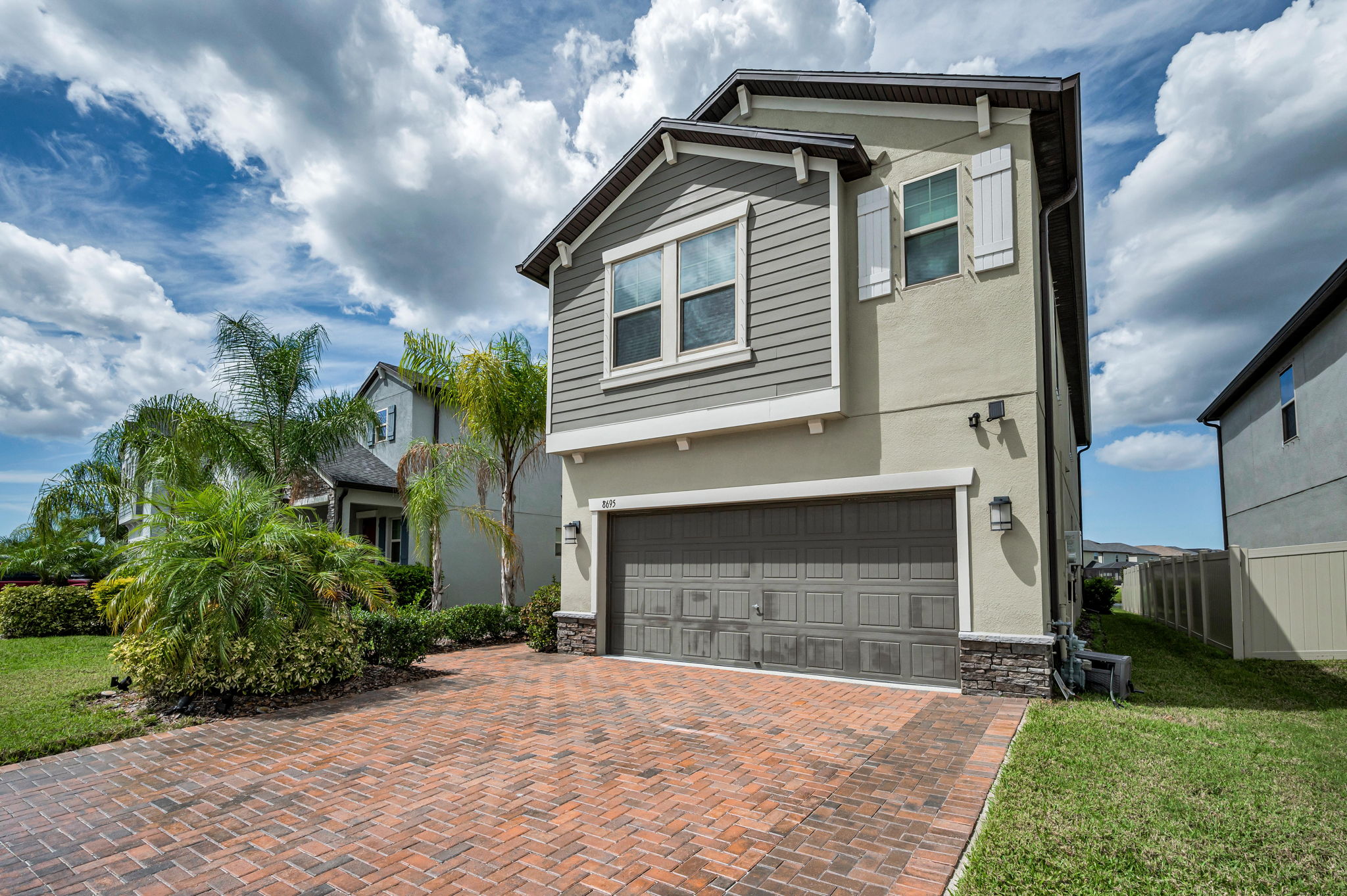Front Exterior4