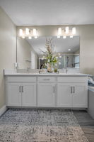 Upper Level Primary Bathroom1b