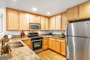 014_87 Bassett St