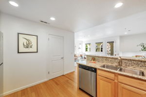 017_87 Bassett St