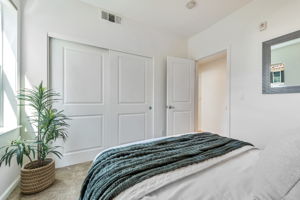 021_87 Bassett St
