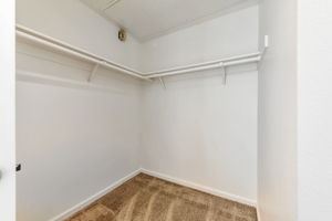 027_87 Bassett St
