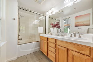 028_87 Bassett St