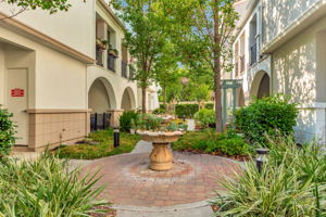 035_87 Bassett St