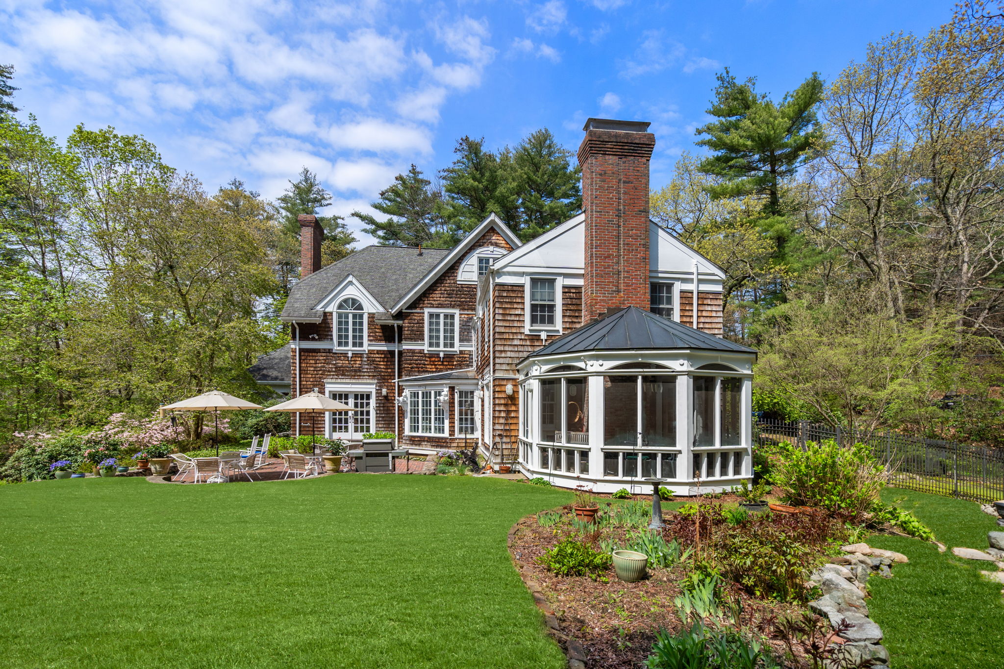 Exterior (11 of 13)