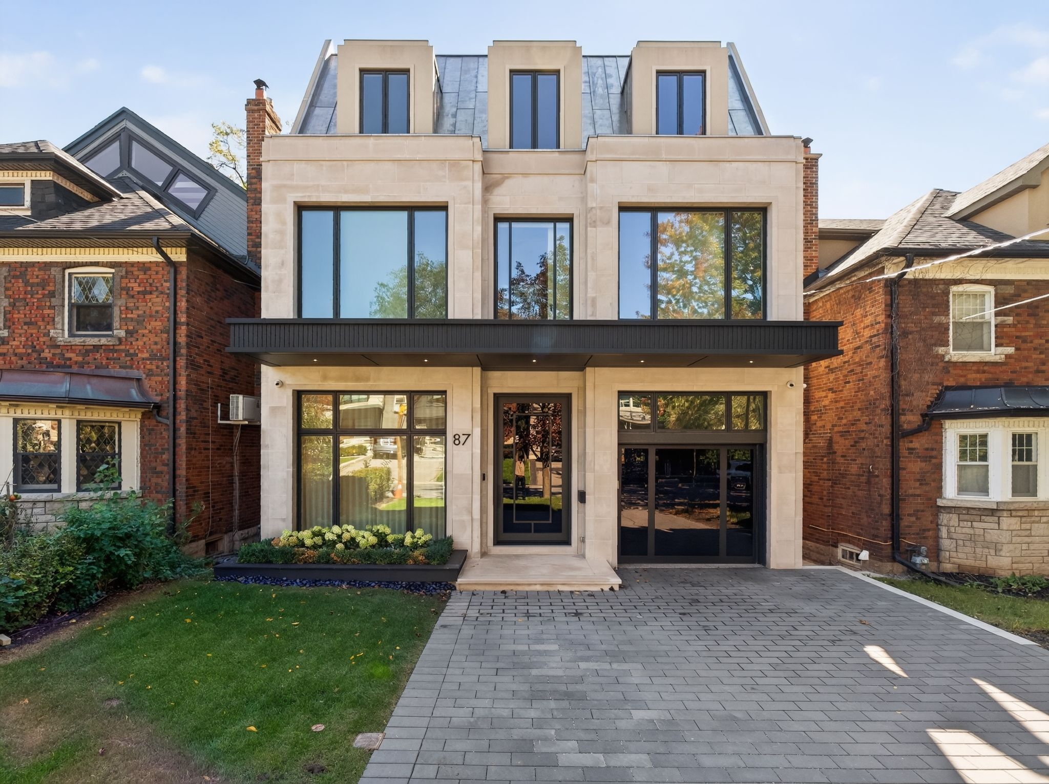 87 College View Ave Toronto, ON M5P 1J9