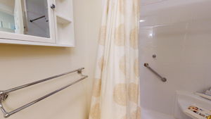  87 Delaware Ct, Portland, ME 04103, US Photo 14