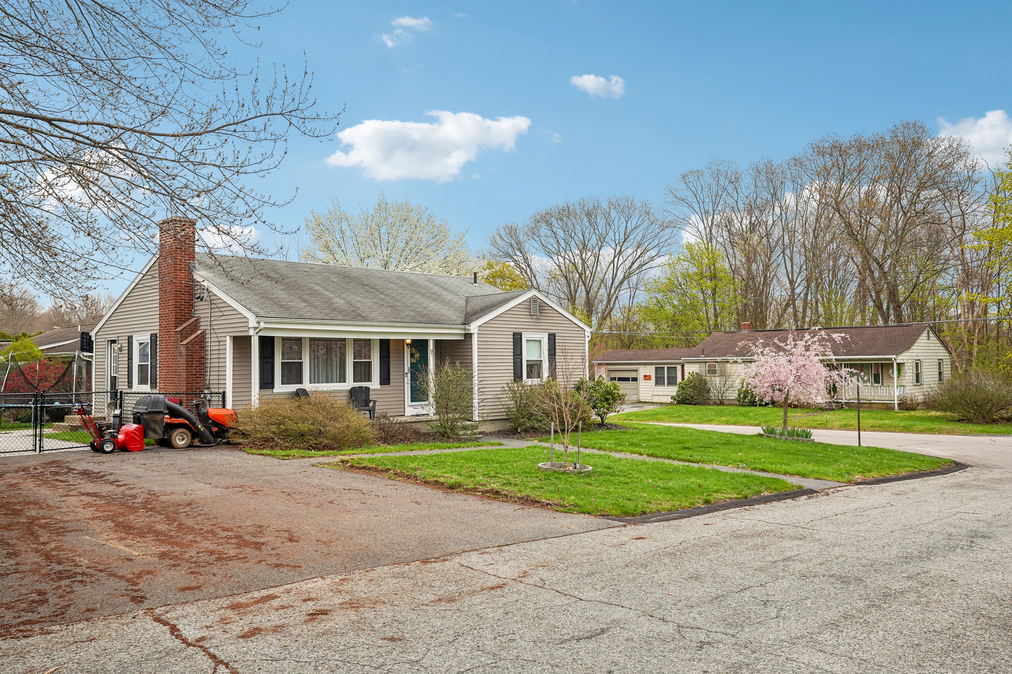 Evergreen St-S2304-003.jpg