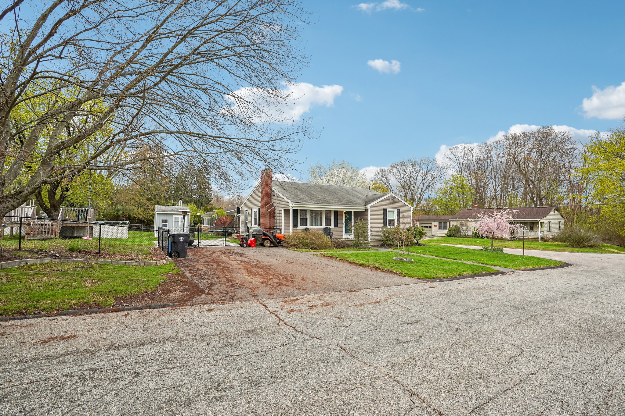 Evergreen St-S2304-004.jpg