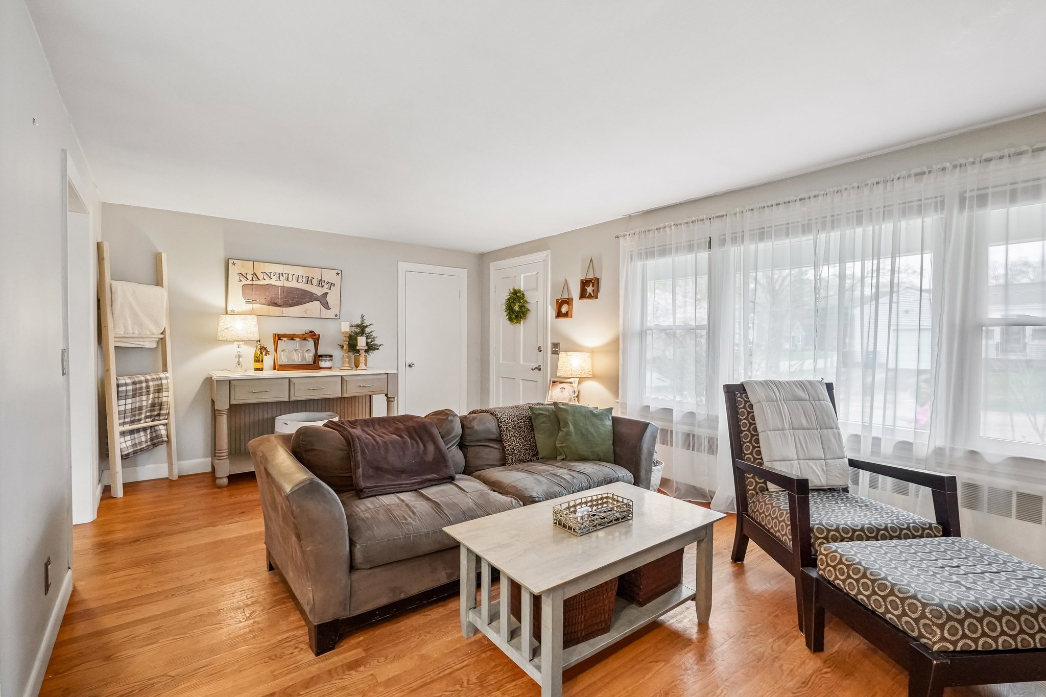 Evergreen St-S2304-005.jpg