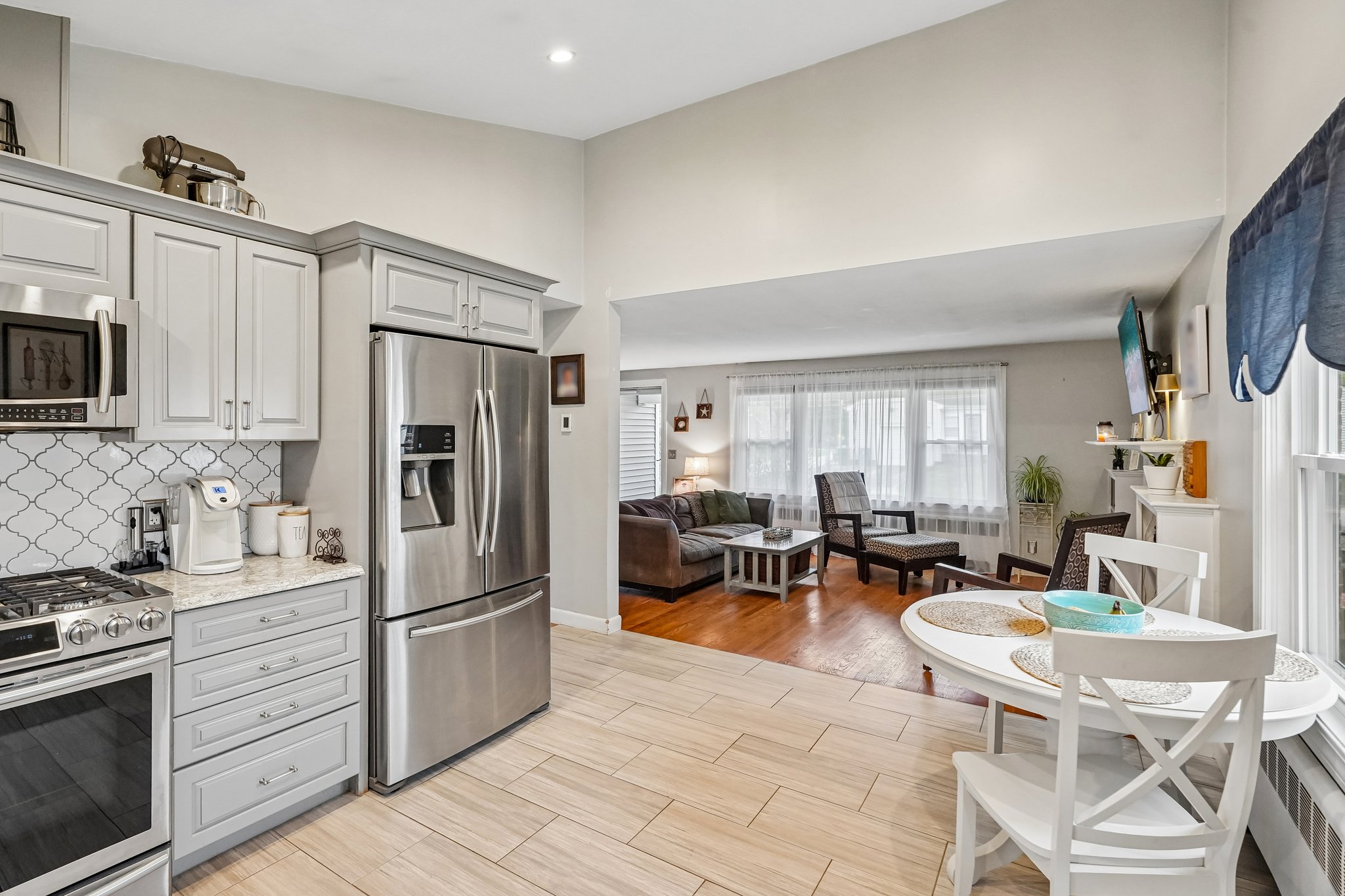 Evergreen St-S2304-009.jpg