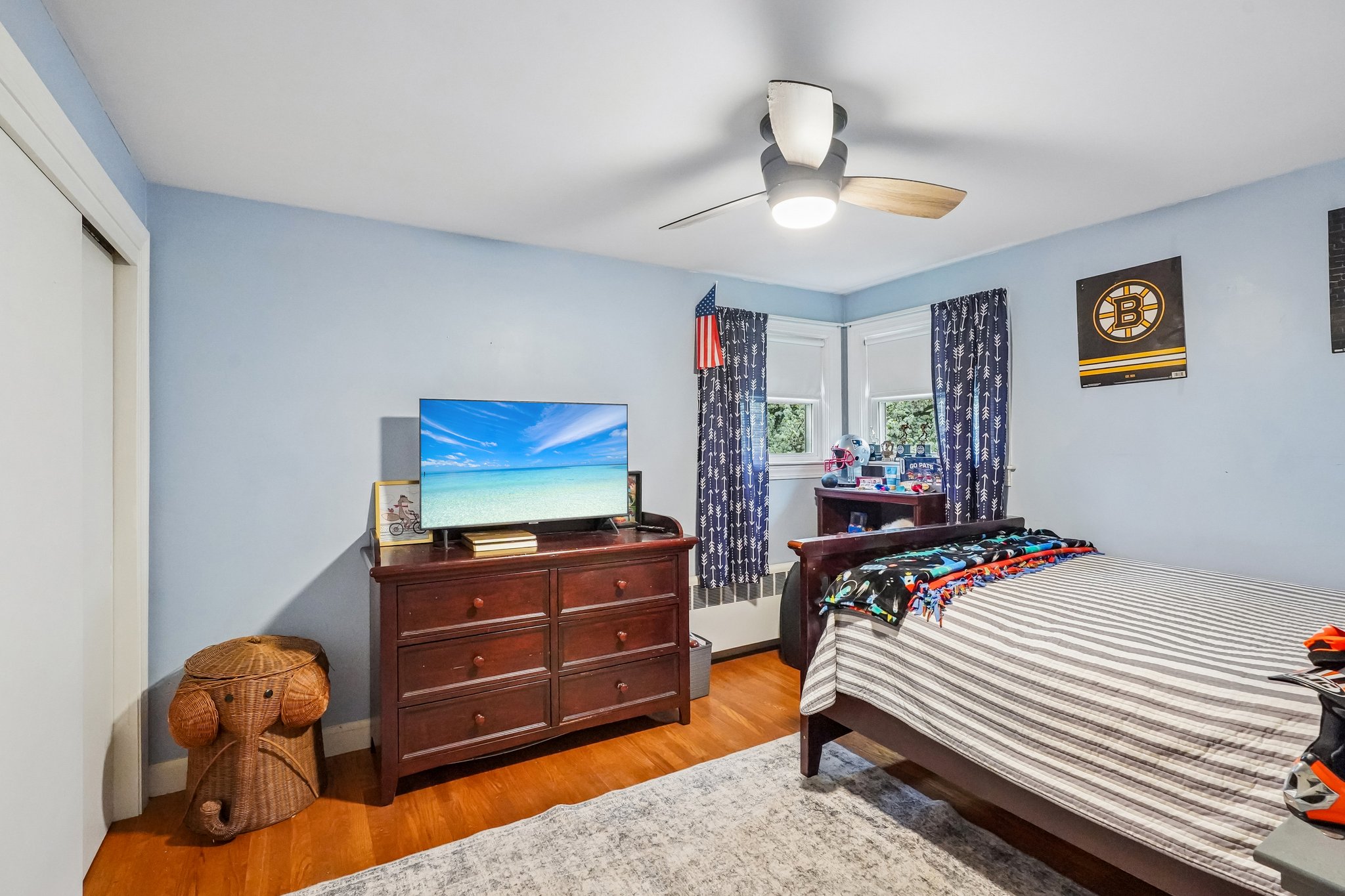 Evergreen St-S2304-013.jpg