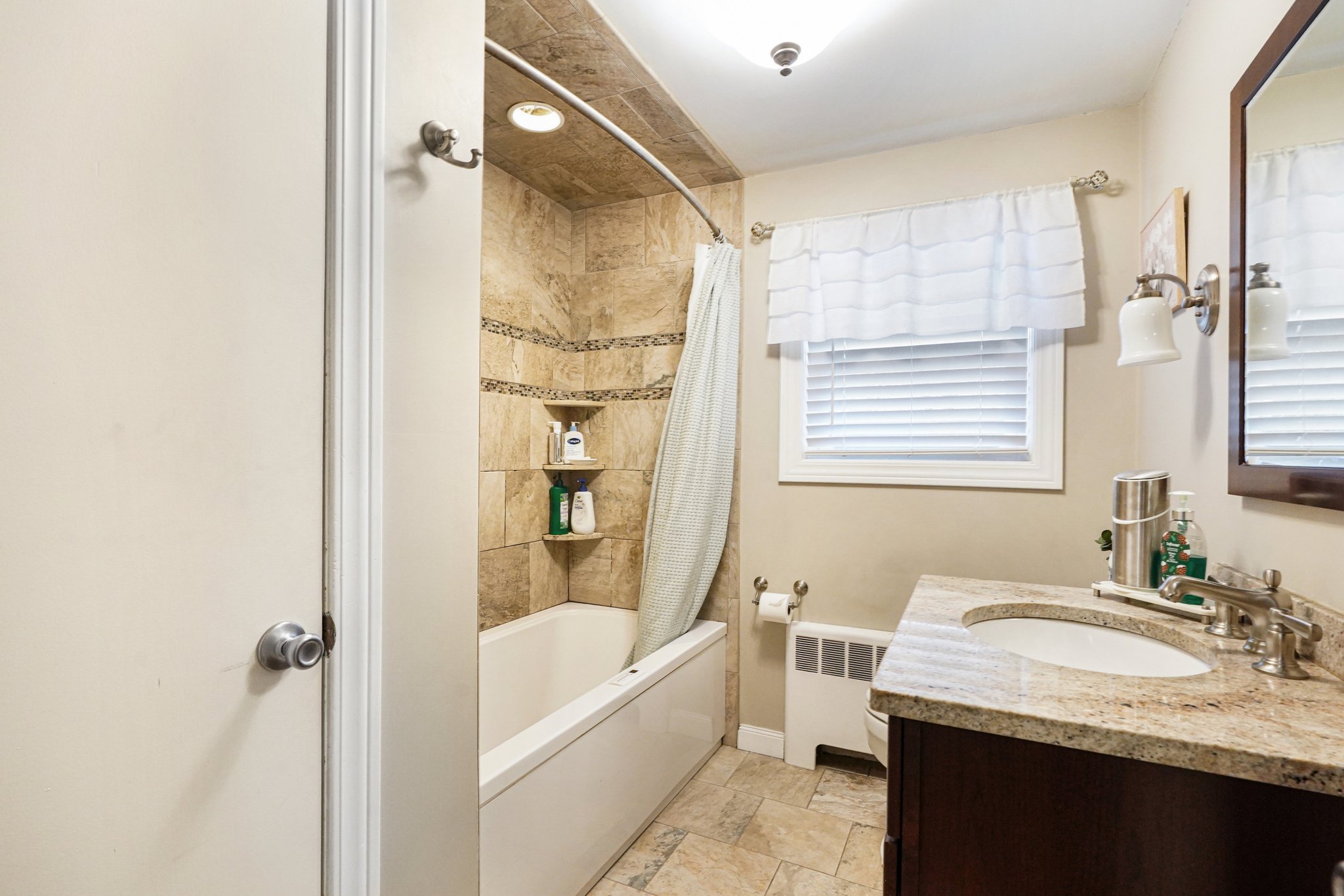 Evergreen St-S2304-017.jpg