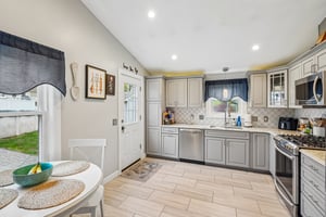 Evergreen St-S2304-008.jpg