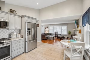 Evergreen St-S2304-009.jpg