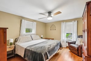 Evergreen St-S2304-019.jpg