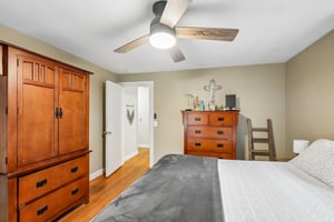 Evergreen St-S2304-020.jpg