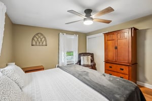Evergreen St-S2304-021.jpg