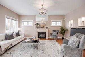 87 Ferretti St, Maple, ON L6A 0H5, Canada Photo 7