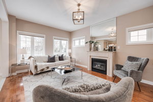 87 Ferretti St, Maple, ON L6A 0H5, Canada Photo 6