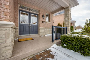87 Ferretti St, Maple, ON L6A 0H5, Canada Photo 1