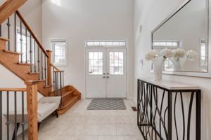 87 Ferretti St, Maple, ON L6A 0H5, Canada Photo 2