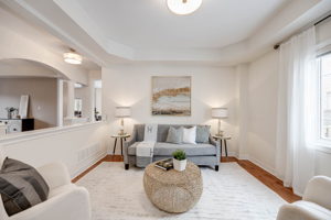 87 Ferretti St, Maple, ON L6A 0H5, Canada Photo 4