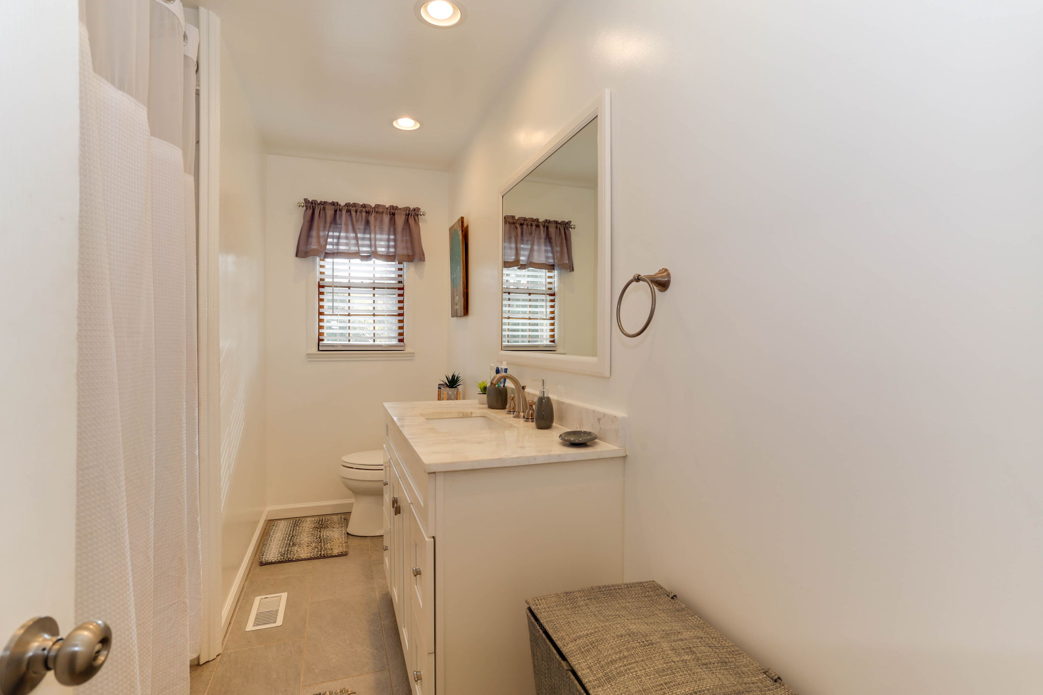 87 Wendfield Cir, Newport News, VA 23601, USA Photo 8