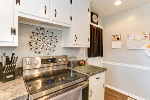 87 Wendfield Cir, Newport News, VA 23601, USA Photo 17