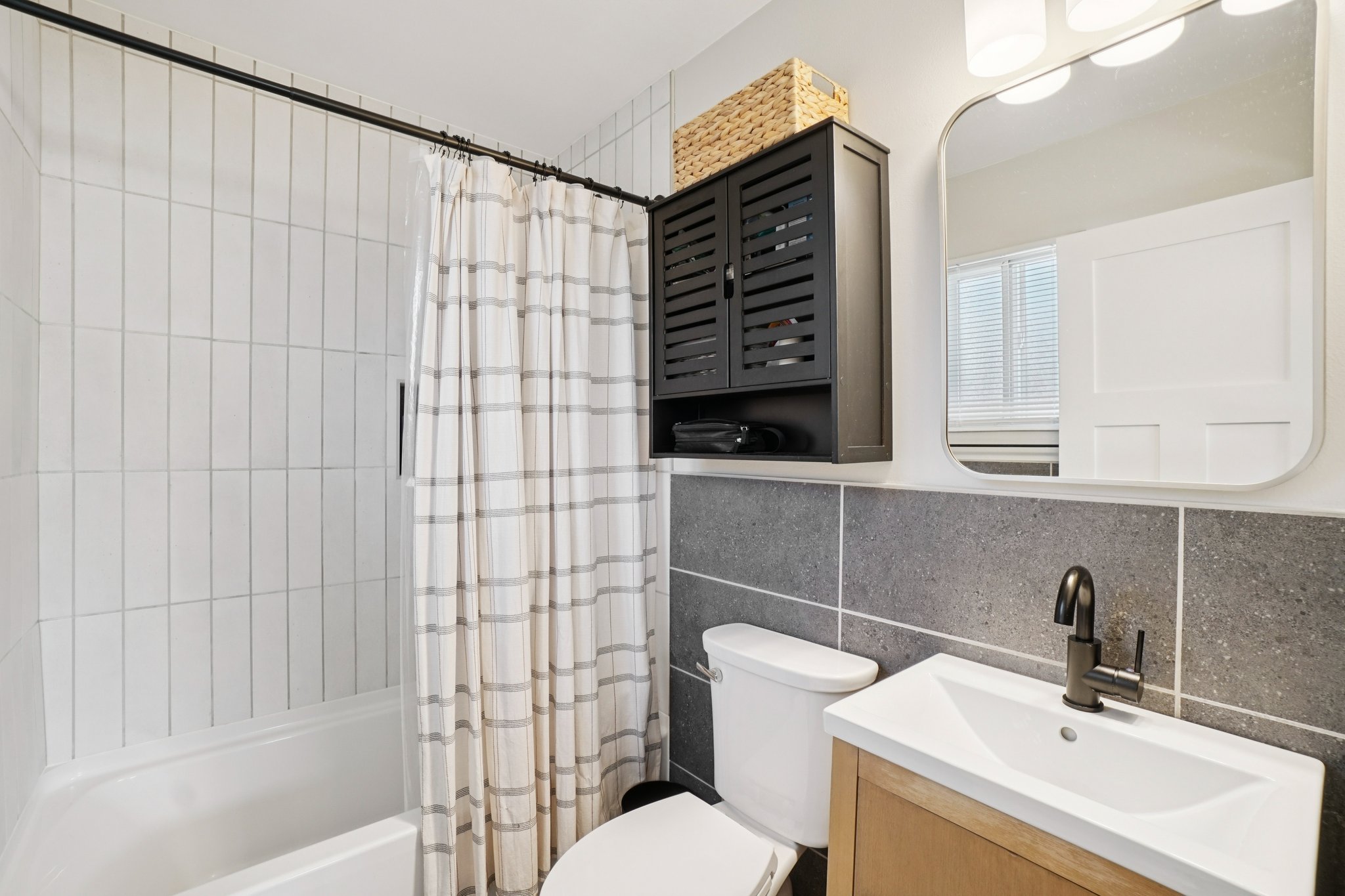 E Zenith Ave-S2701-028.jpg