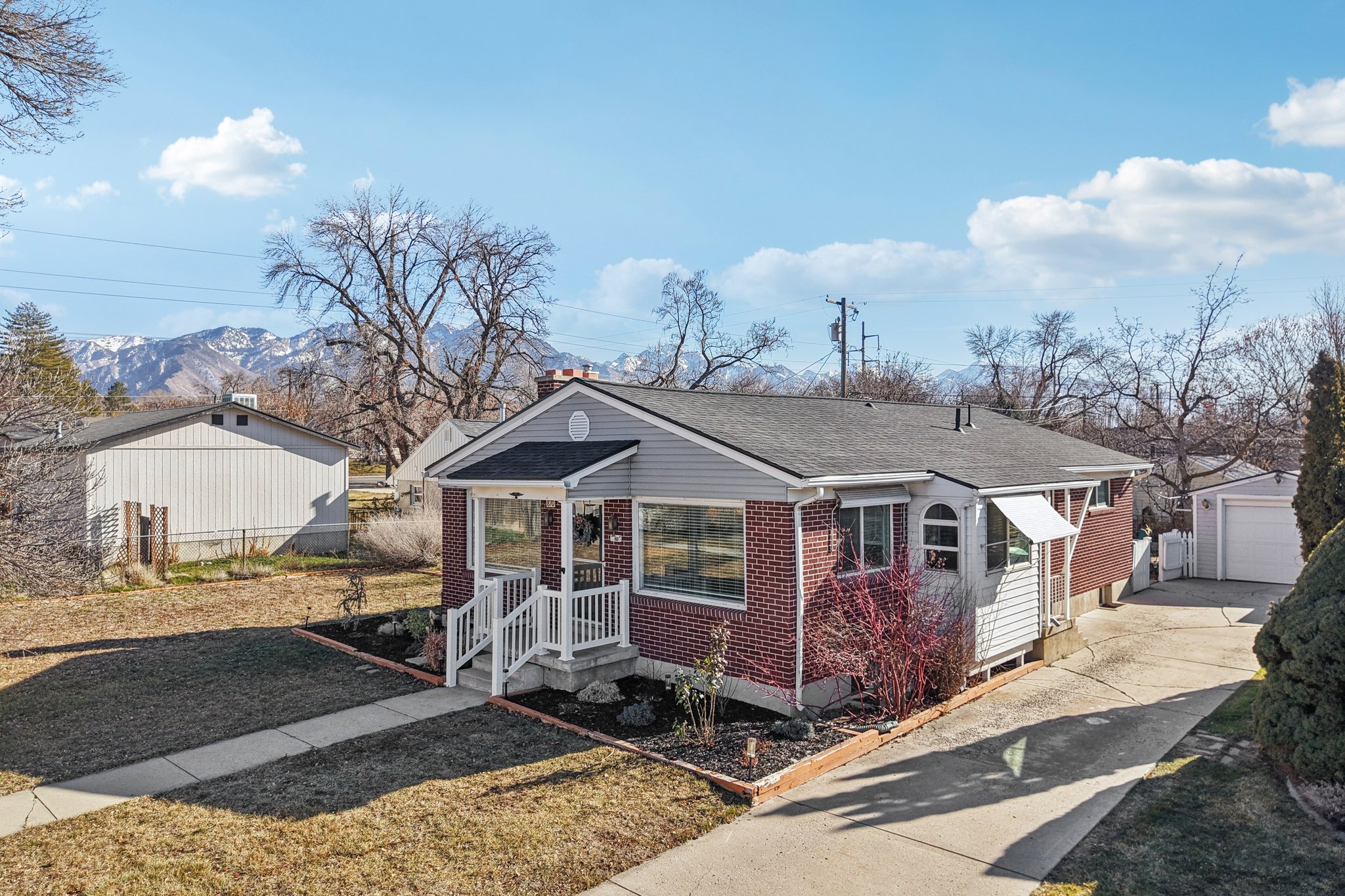 E Zenith Ave-S2701-041.jpg