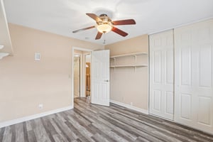 W J St-S2805-018.jpg
