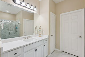  Photo 49