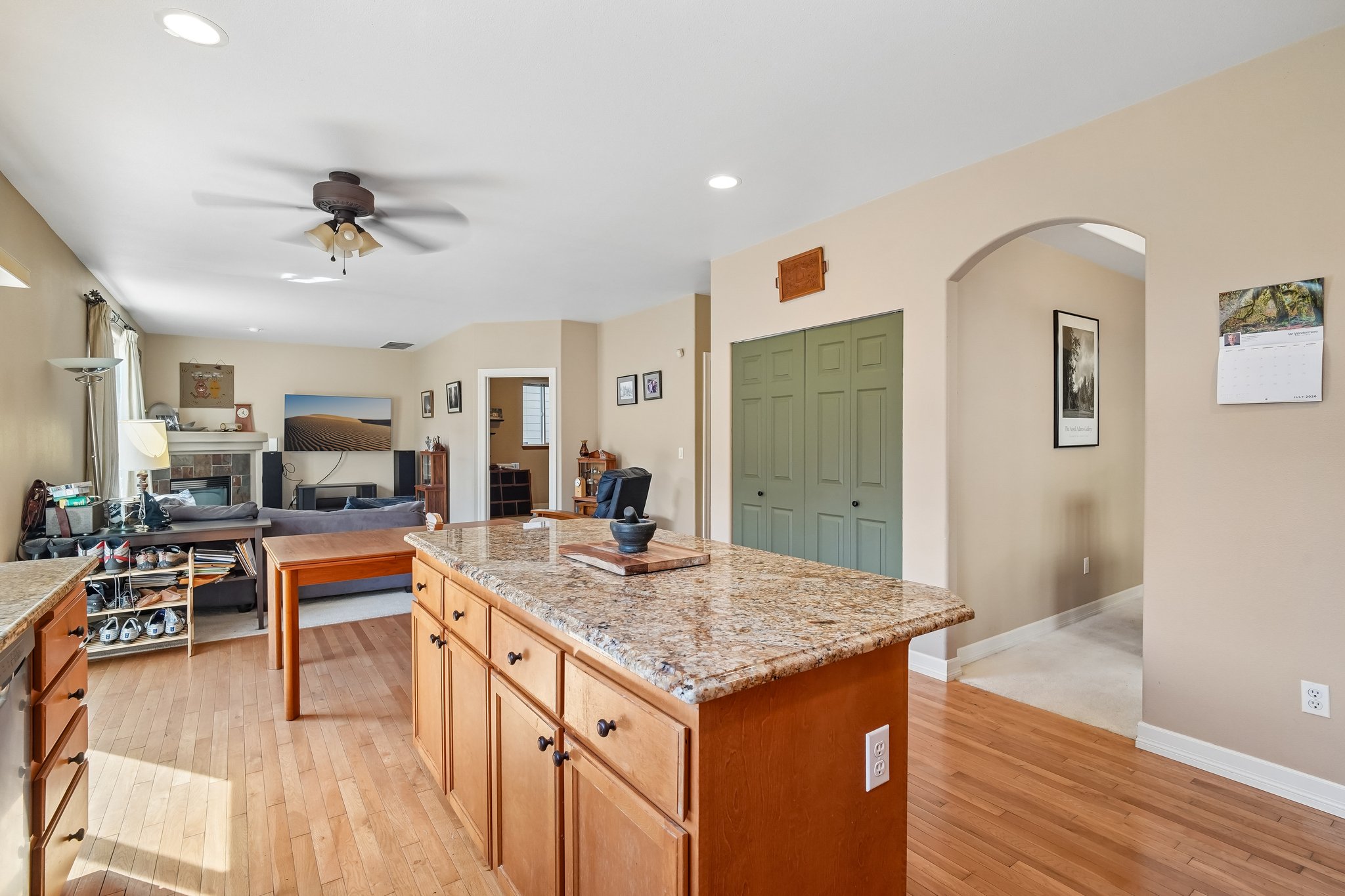 186th St Ct E-S0807-016.jpg
