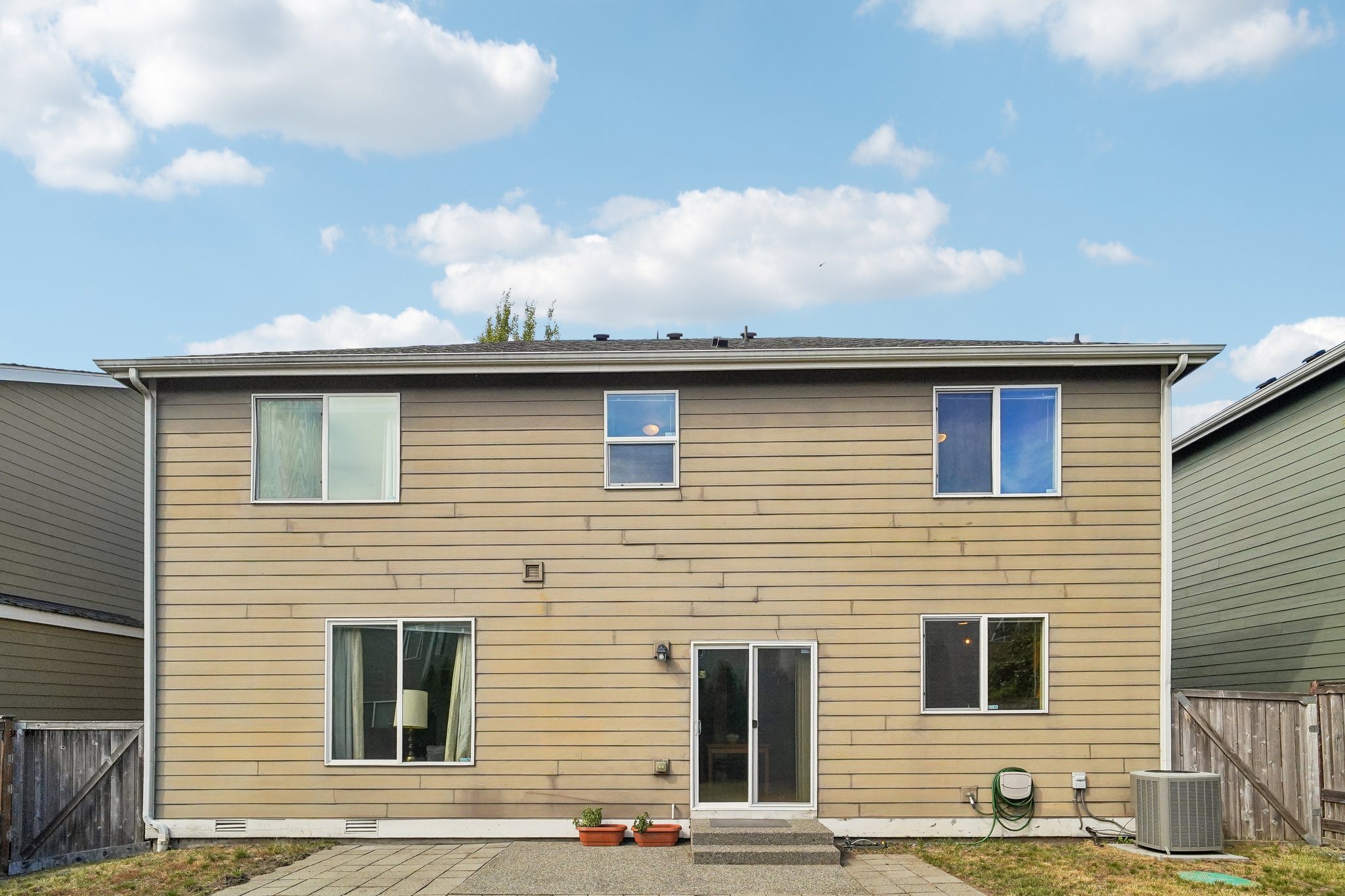 186th St Ct E-S0807-040.jpg