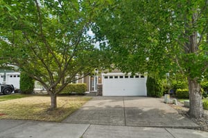 186th St Ct E-S0807-004.jpg