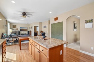 186th St Ct E-S0807-016.jpg
