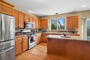 186th St Ct E-S0807-017.jpg