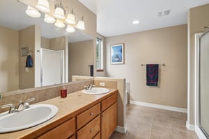 186th St Ct E-S0807-036.jpg