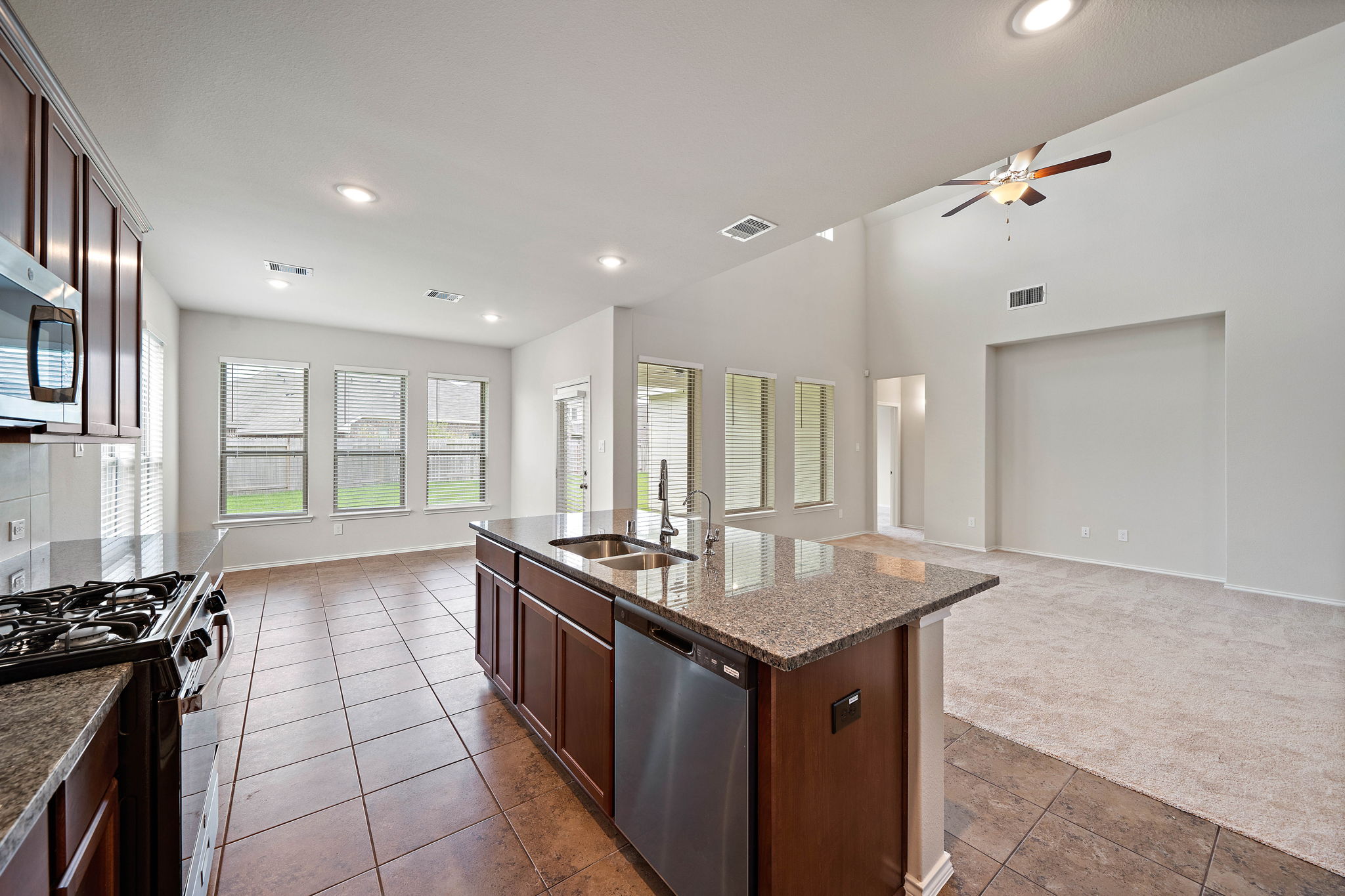 Strata Visuals-8706 Sunbury Oak-9