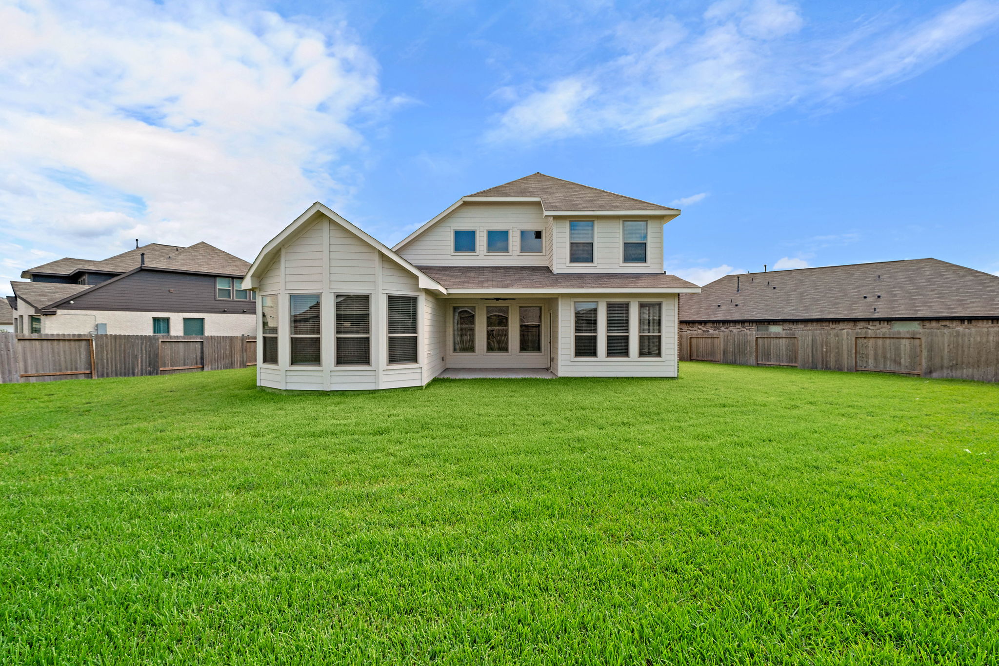 Strata Visuals-8706 Sunbury Oak-19