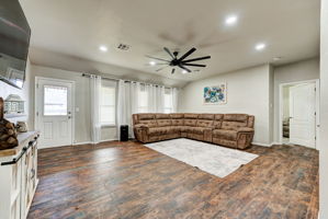 Photo 7